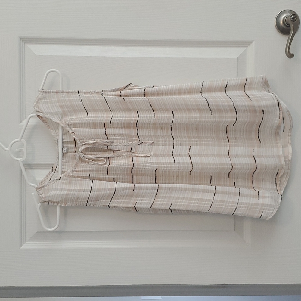 Q&A Sleeveless Blouse
